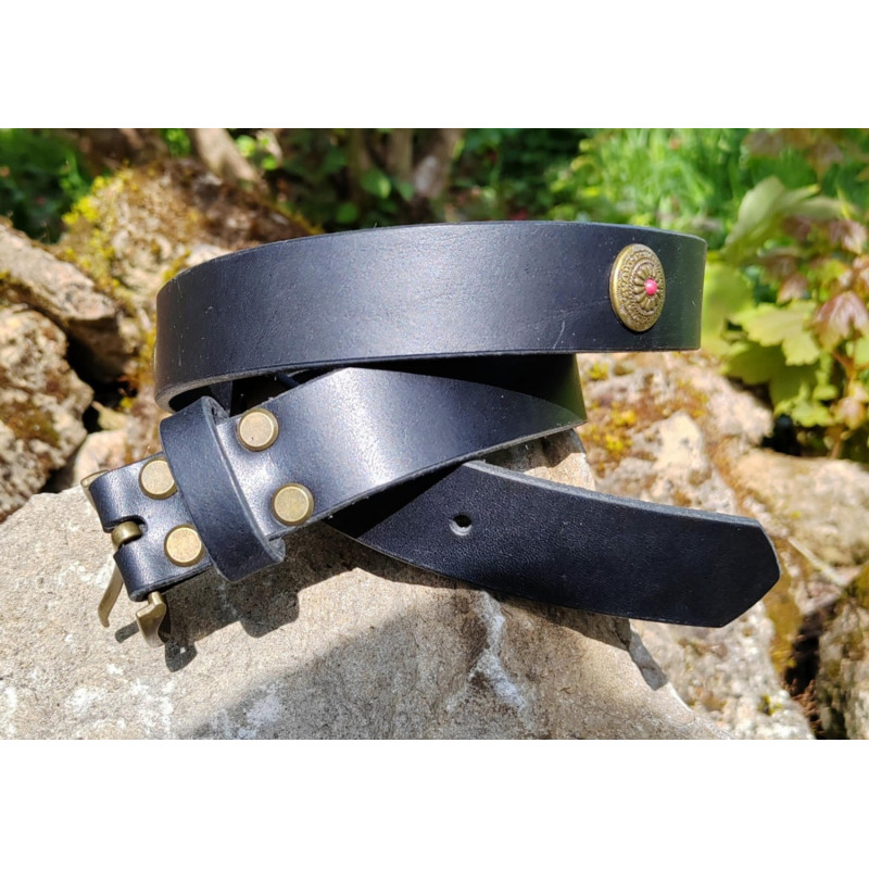 Ceinture en cuir noir véritable avec conchos